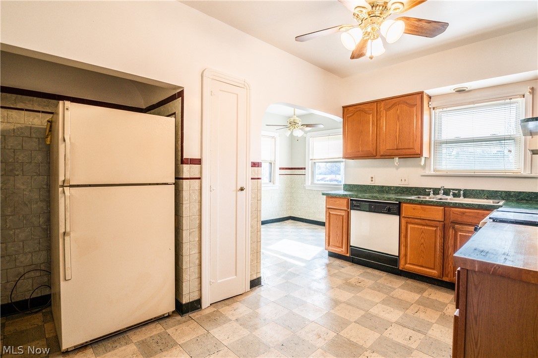 6728 State Road Parma, OH 44134 - Photo 4 of 27