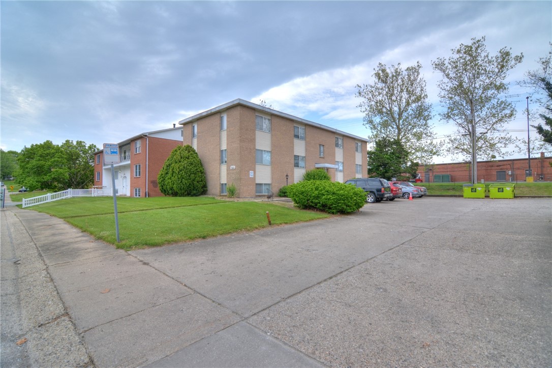 253 East Christine Drive Decatur, IL 62526 - Photo 1 of 3 Gallery Image 1
