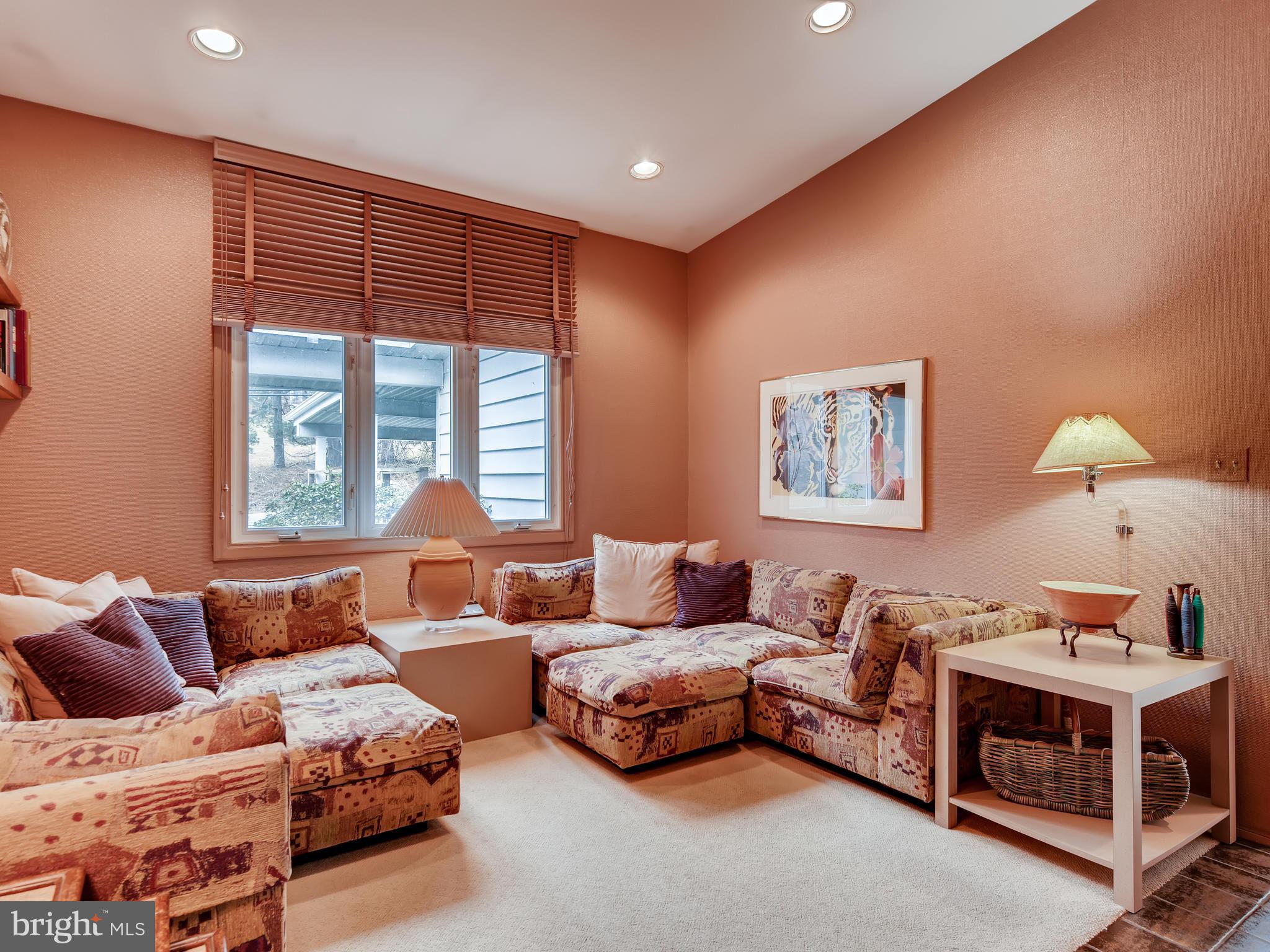 3411 Old Court Road Baltimore, MD 21208 - Photo 14 of 32 Family Room