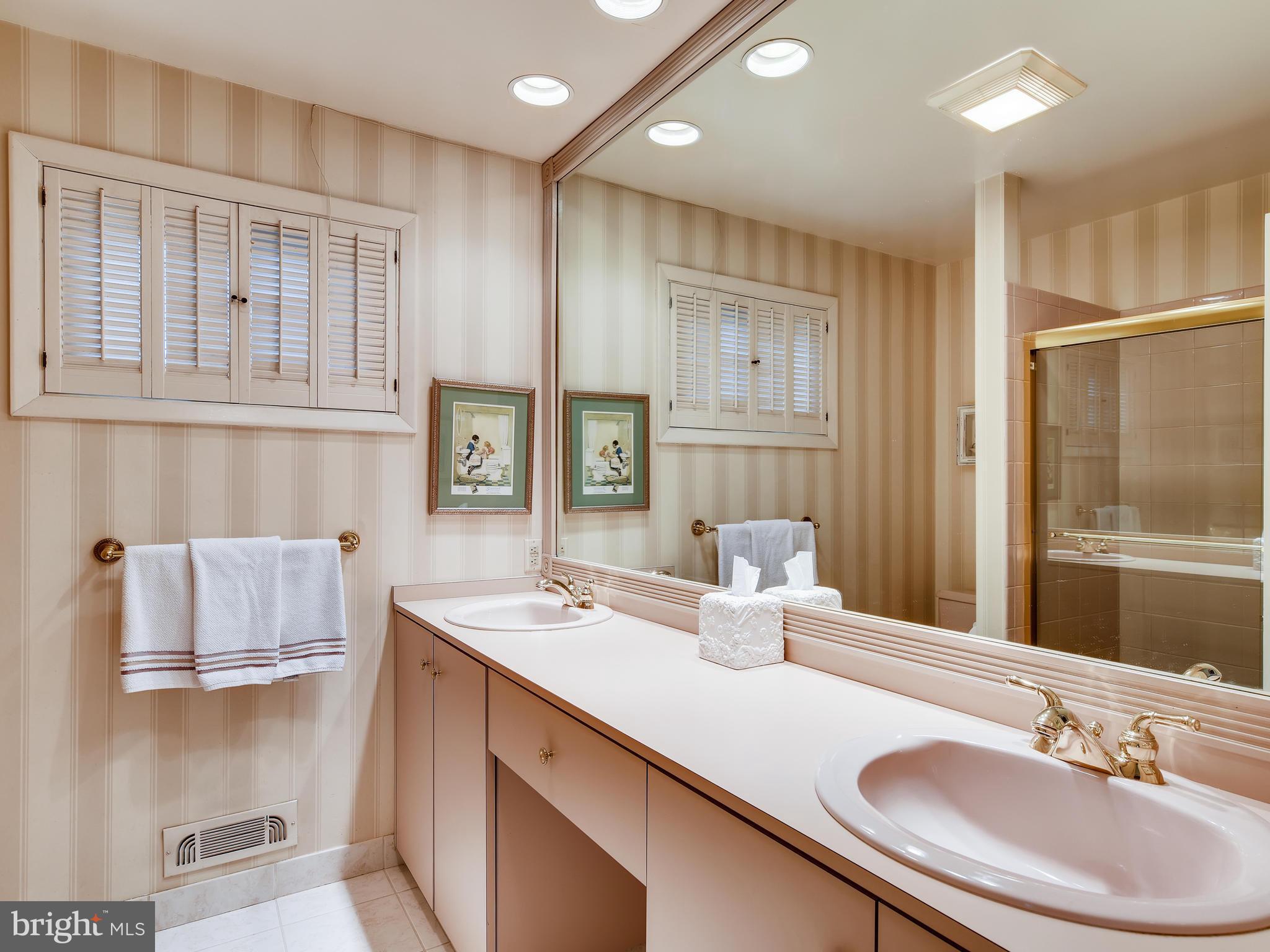3411 Old Court Road Baltimore, MD 21208 - Photo 19 of 32 Full Bathroom