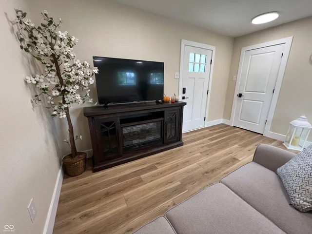 $147,700 | 2111 South I Street, Elwood, IN 46036