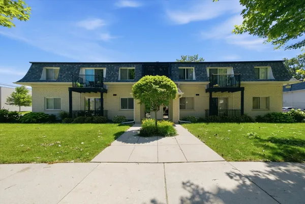 $235,000 | 9601 Karlov Avenue, Unit 101, Oak Lawn, IL 60453