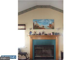 9321 Trout Road Philadelphia, PA 19115 - Photo 5 of 6