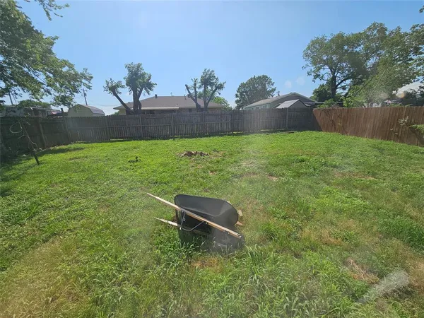 $1,750 | 605 White Street, Whitesboro, TX 76273