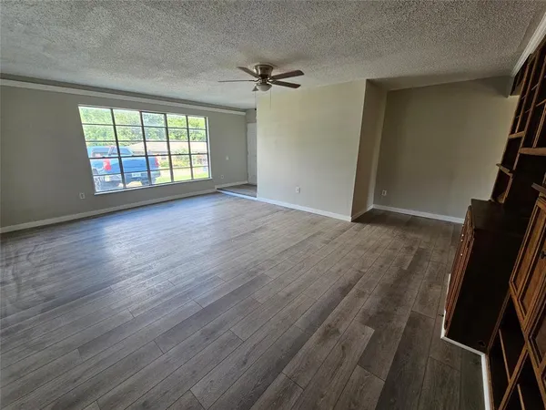 $1,750 | 605 White Street, Whitesboro, TX 76273