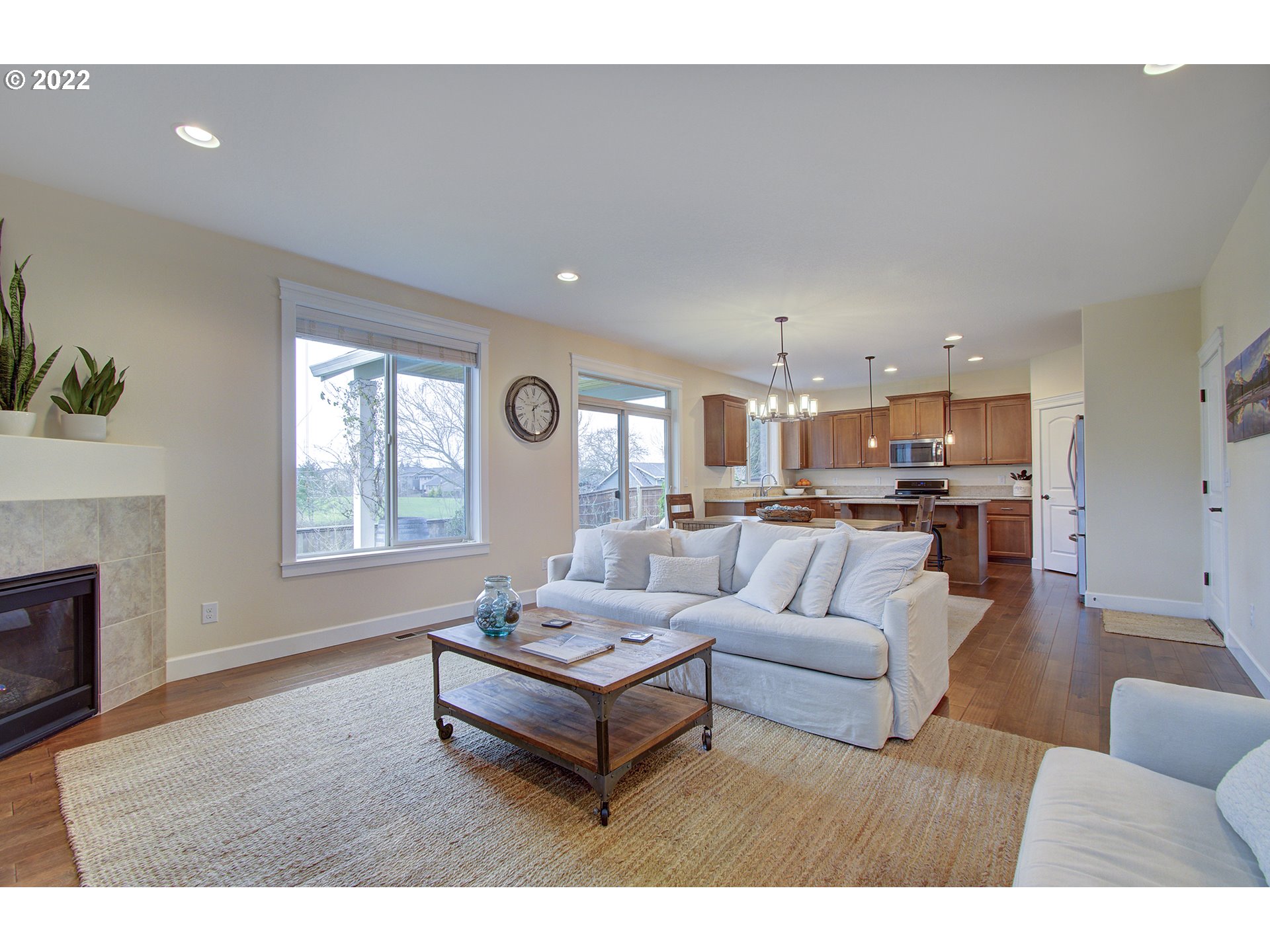 101 North 38th Place Ridgefield, WA 98642 - Photo 5 of 32 a living room with furniture and a fireplace