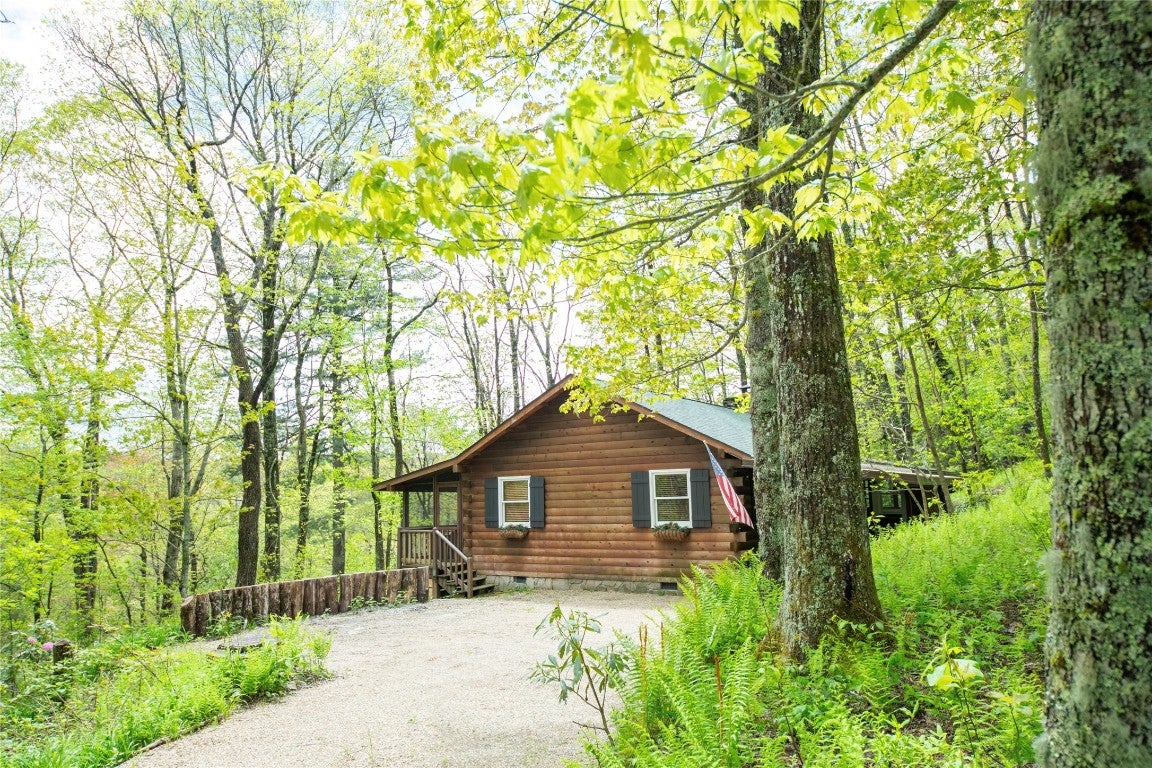 494 Satulah Ridge Road Highlands, NC 28741 - Photo 2 of 58 Cozy InTown Treehouse!