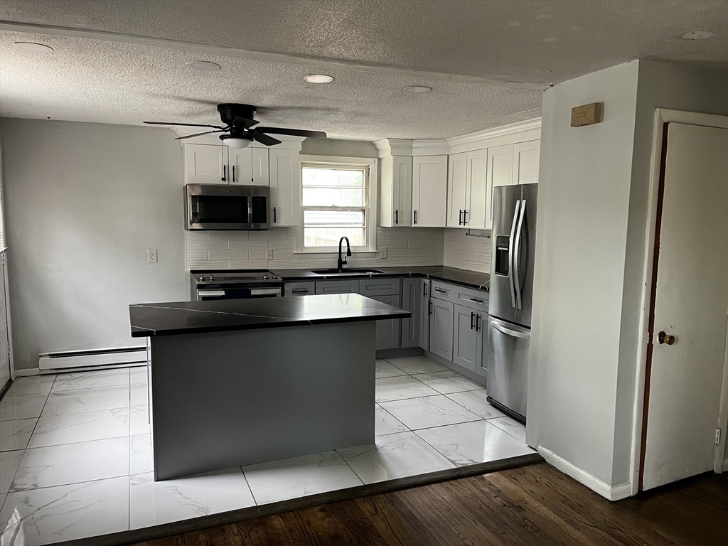 52-54 Campechi Street Springfield, MA 01104 - Photo 2 of 6