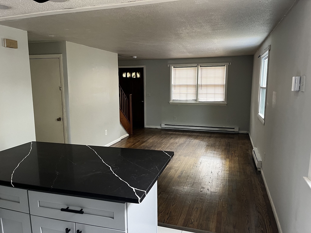 52-54 Campechi Street Springfield, MA 01104 - Photo 3 of 6