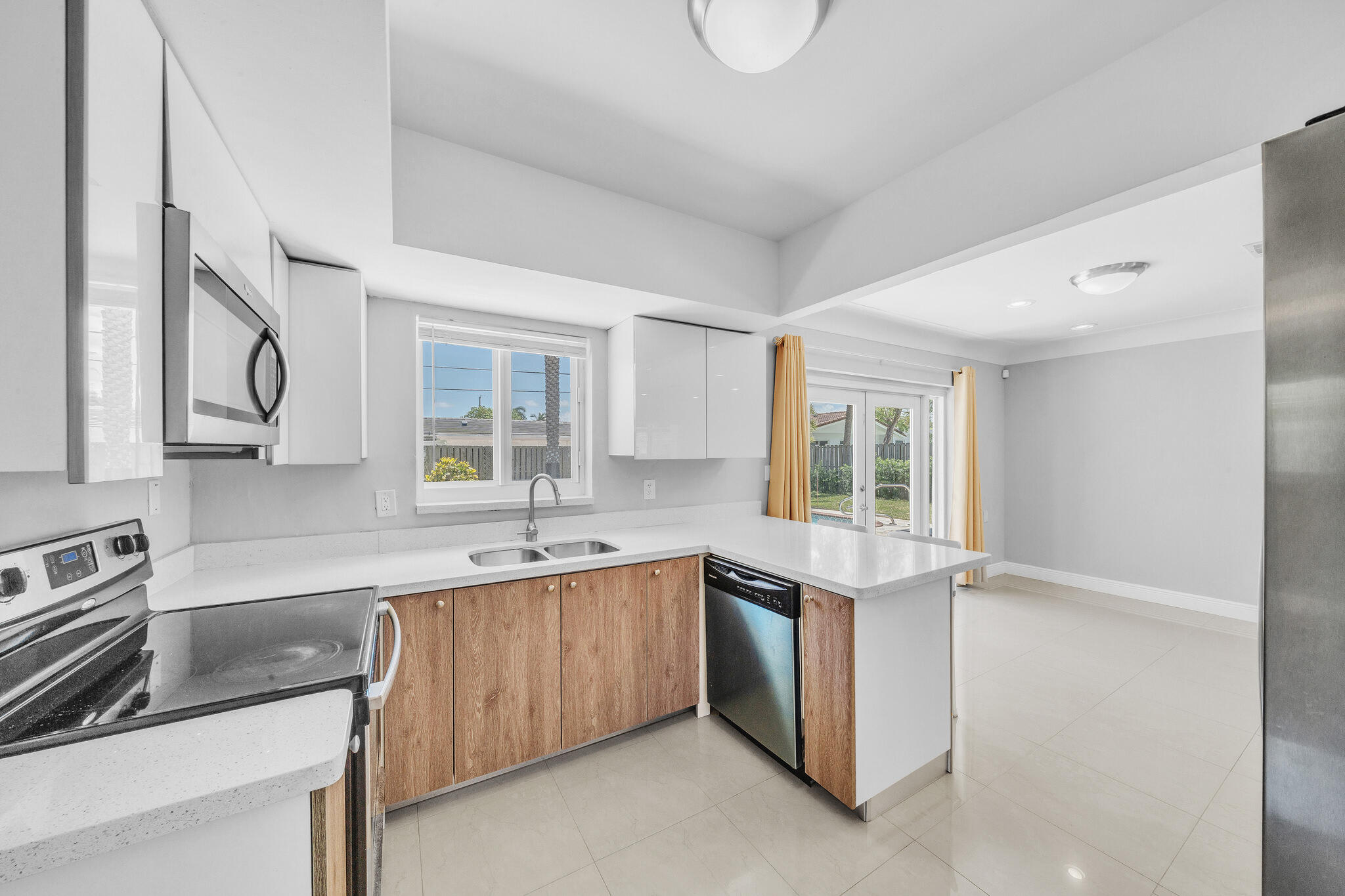 1970 Northeast 32nd Street Lighthouse Point, FL 33064 - Photo 16 of 58 12 Kitchen (1)