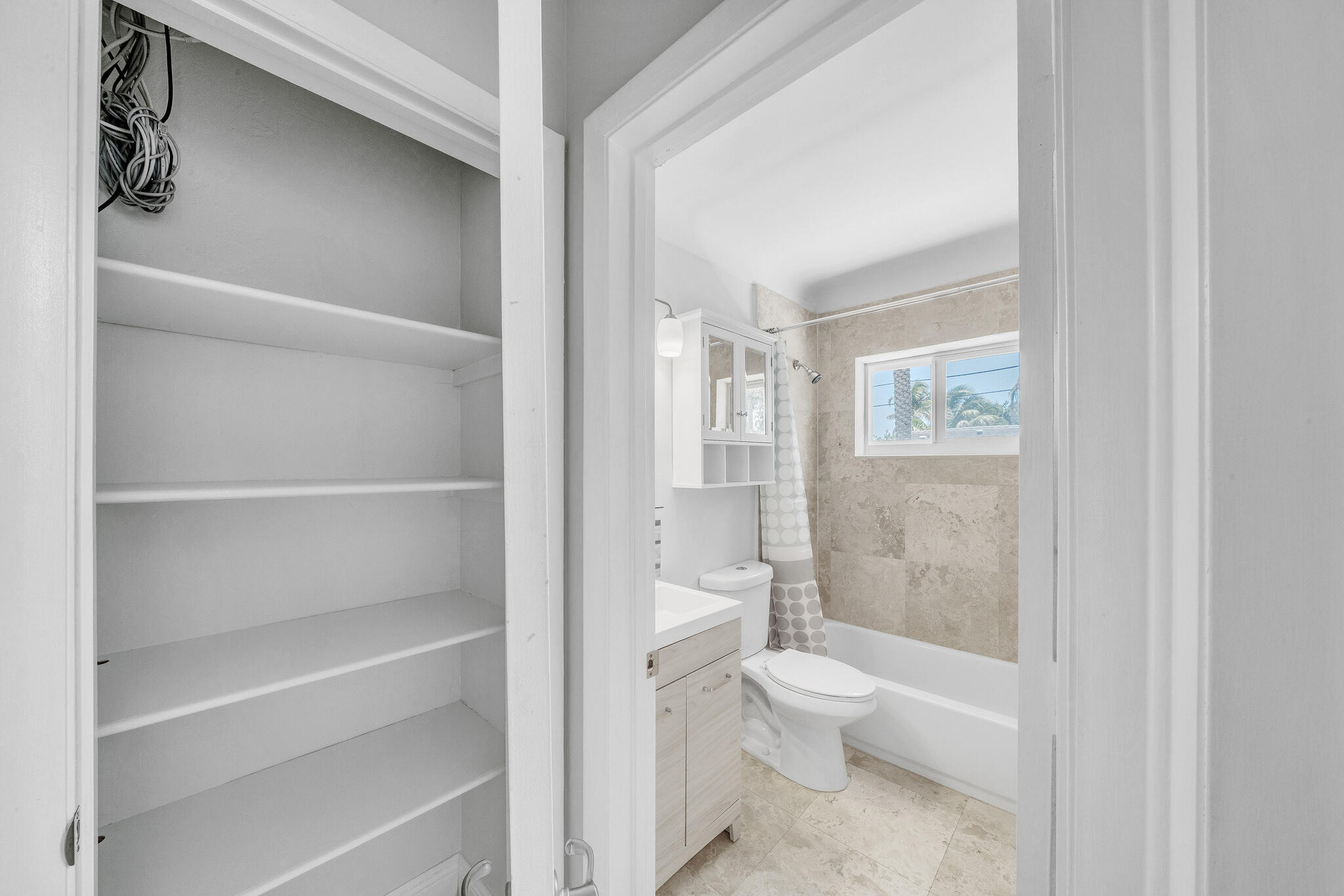 1970 Northeast 32nd Street Lighthouse Point, FL 33064 - Photo 35 of 58 19 Guest Bathroom (1)