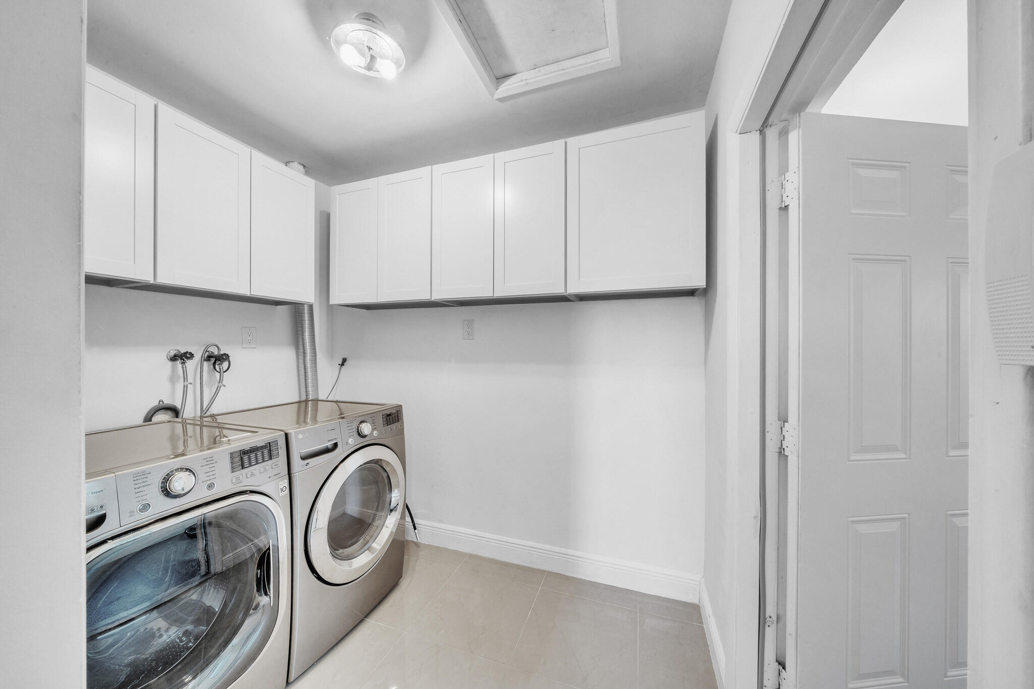 1970 Northeast 32nd Street Lighthouse Point, FL 33064 - Photo 39 of 58 8 Laundry Room (2)