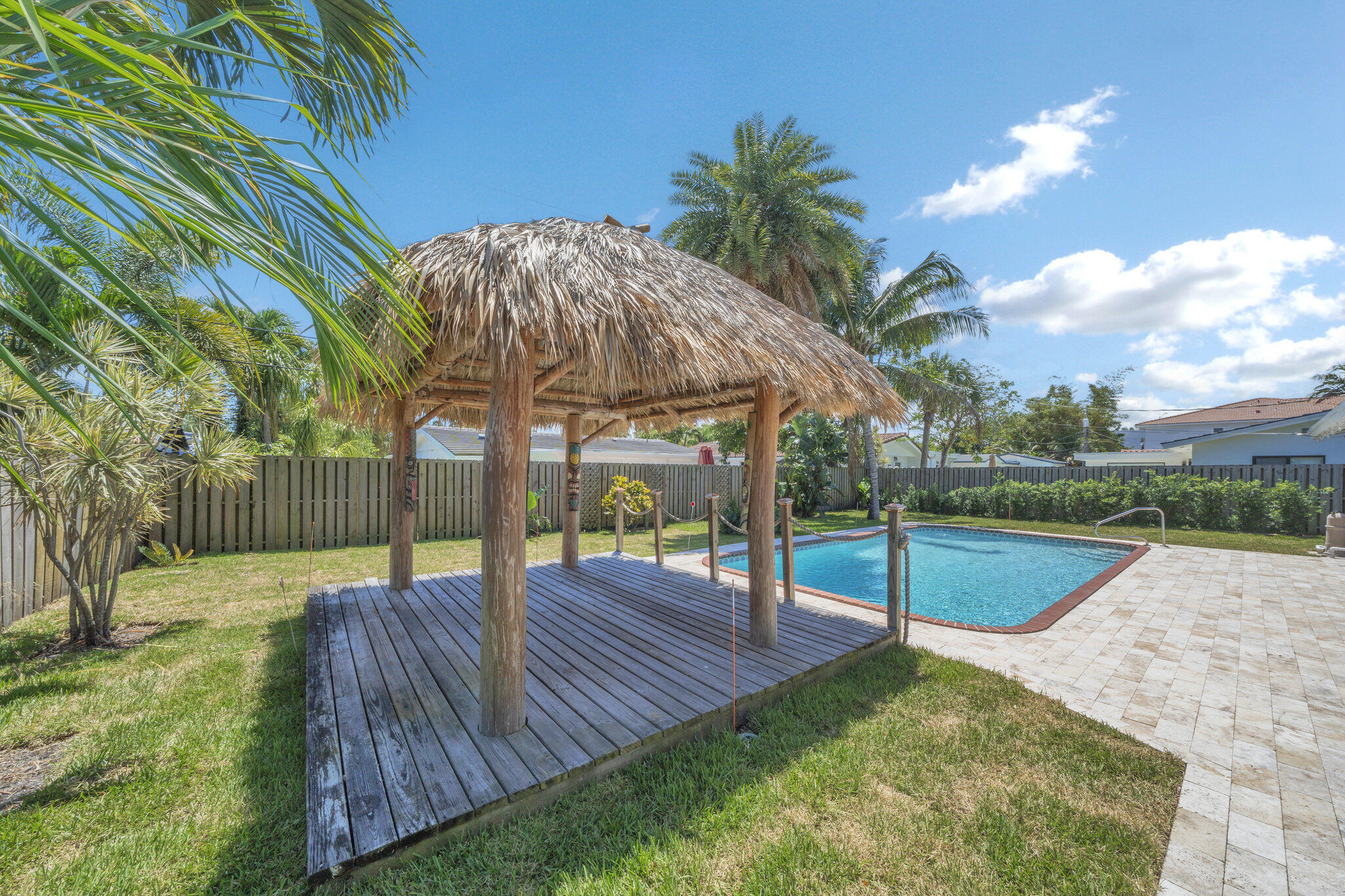 1970 Northeast 32nd Street Lighthouse Point, FL 33064 - Photo 8 of 58 5 Pool + backyard (4)