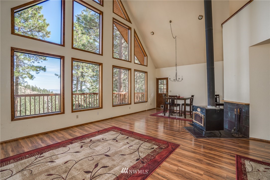 6200 Forest Ridge Drive Wenatchee, WA 98801 - Photo 5 of 24 Gallery Image 5