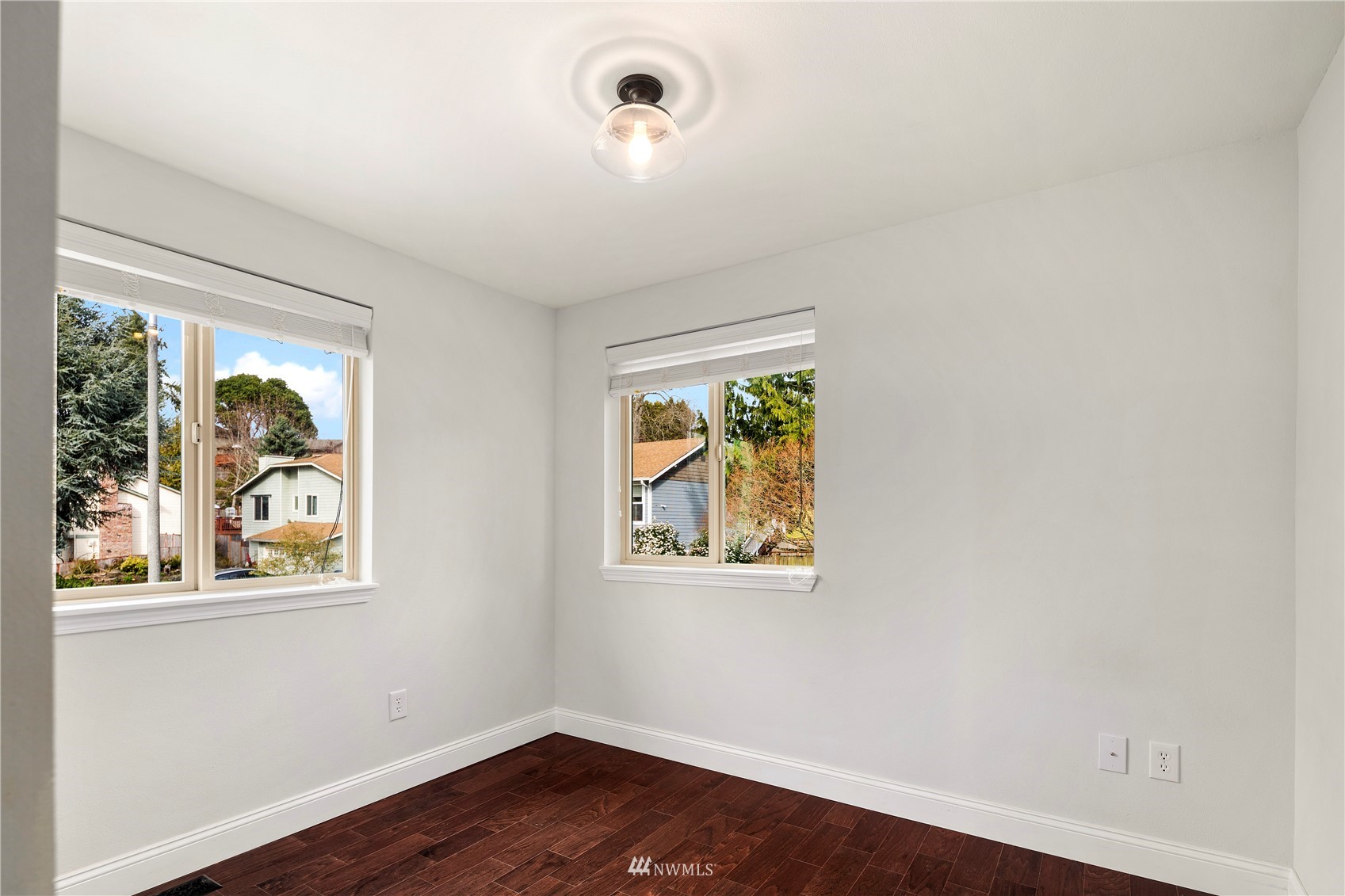 451 Northeast Edmonds Court Renton, WA 98056 - Photo 14 of 29
