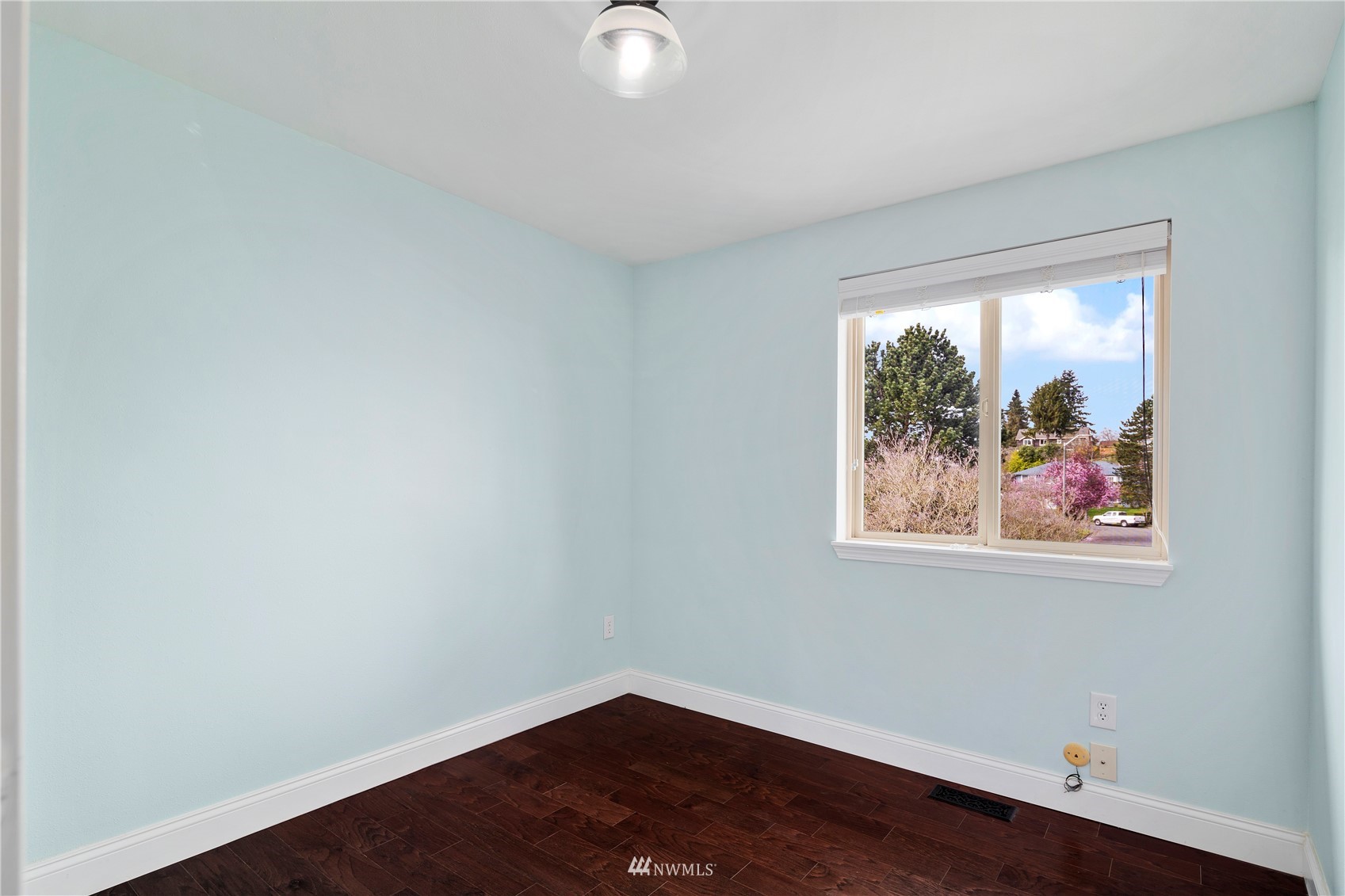 451 Northeast Edmonds Court Renton, WA 98056 - Photo 15 of 29