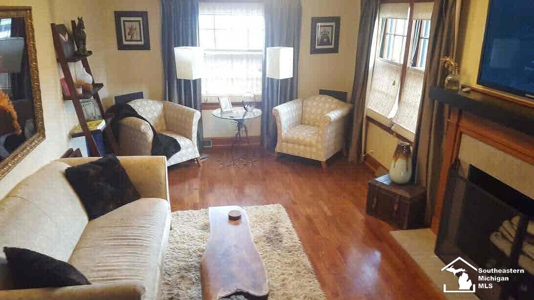8341 Secor Road Lambertville, MI 48144 - Photo 5 of 11