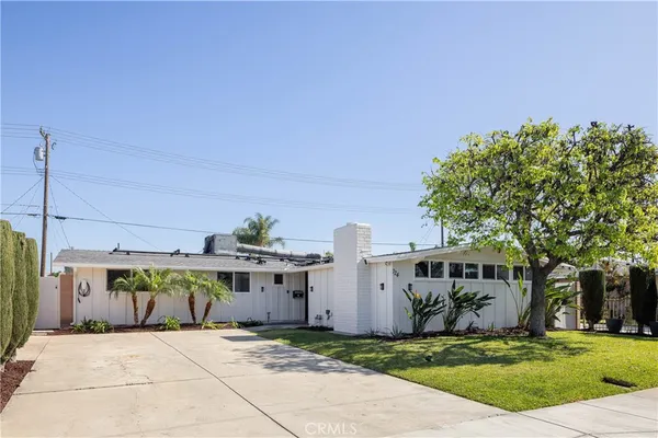 $1,090,000 | 724 North Vine Street, Anaheim, CA 92805