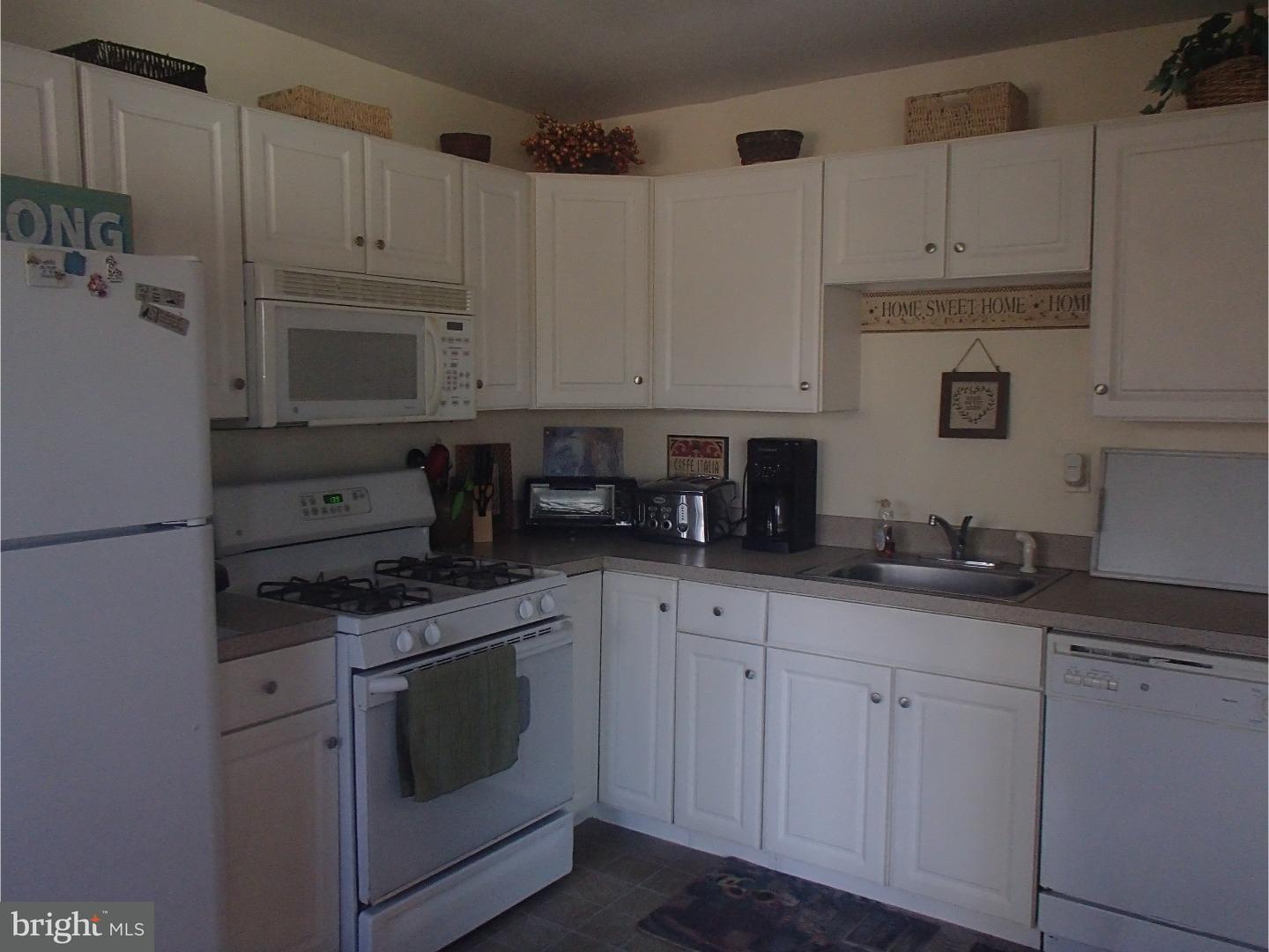 11820 Basile Road Philadelphia, PA 19154 - Photo 2 of 25 Gallery Image 2