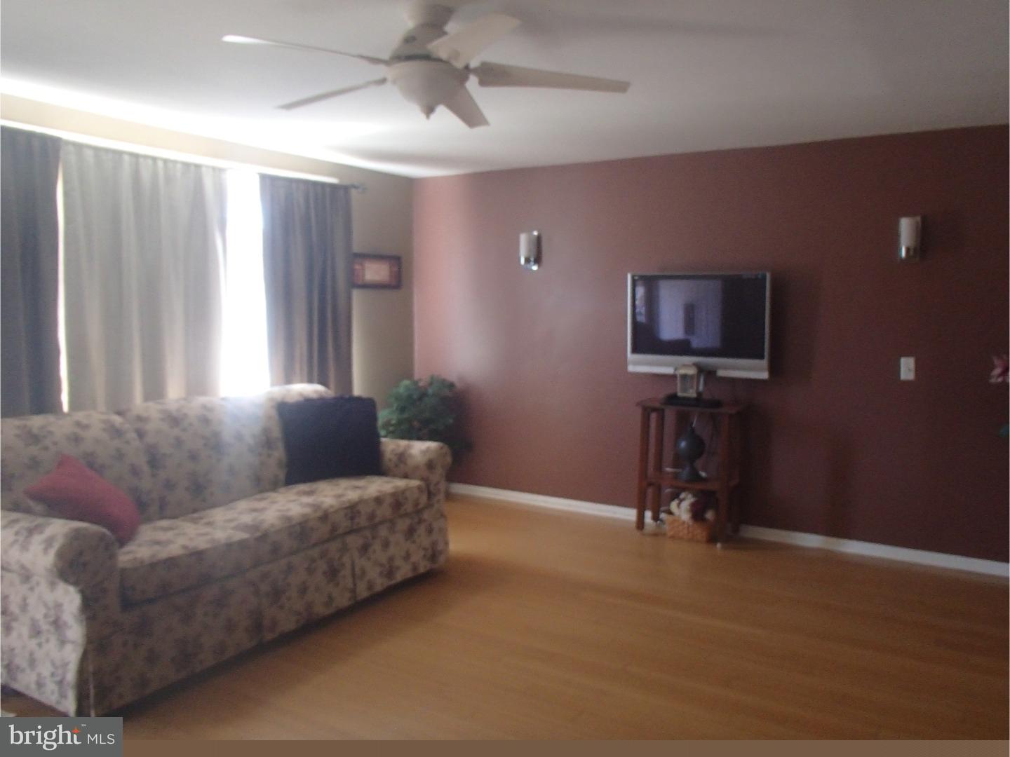 11820 Basile Road Philadelphia, PA 19154 - Photo 5 of 25 Gallery Image 5