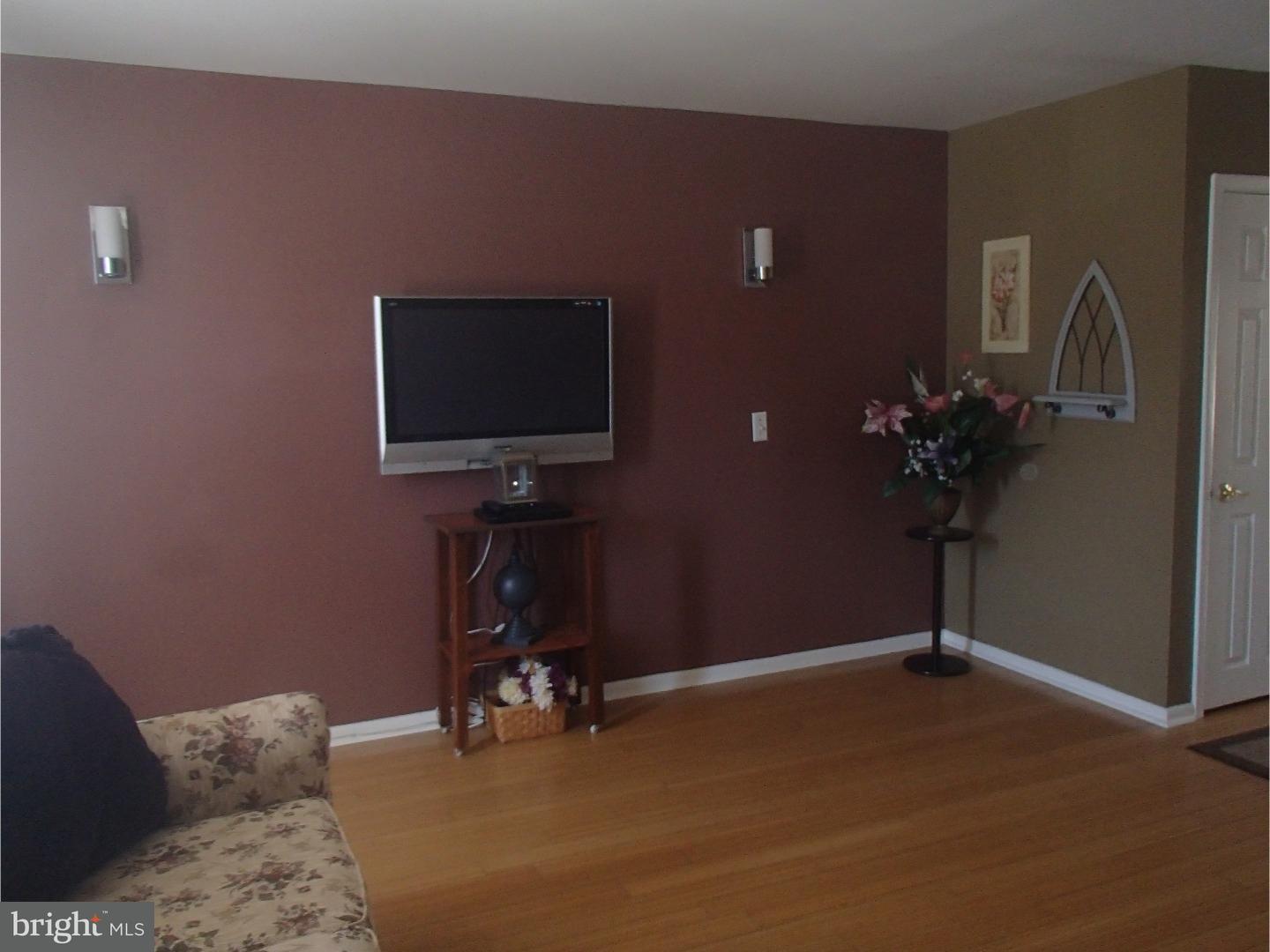 11820 Basile Road Philadelphia, PA 19154 - Photo 6 of 25 Gallery Image 6