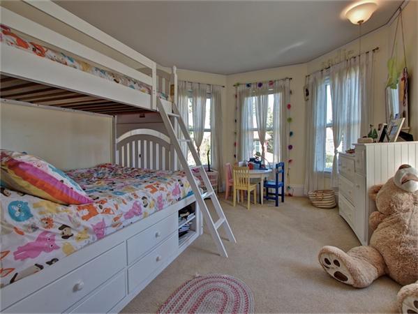 3 Warren Street Winchester, MA 01890 - Photo 17 of 30