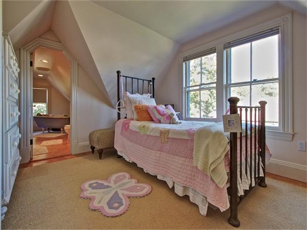 3 Warren Street Winchester, MA 01890 - Photo 21 of 30