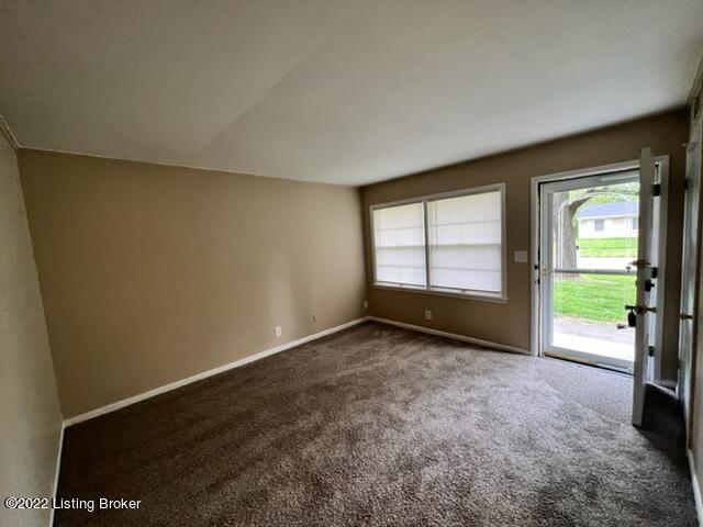 5206 Rural Way Louisville, KY 40218 - Photo 6 of 12 Living room