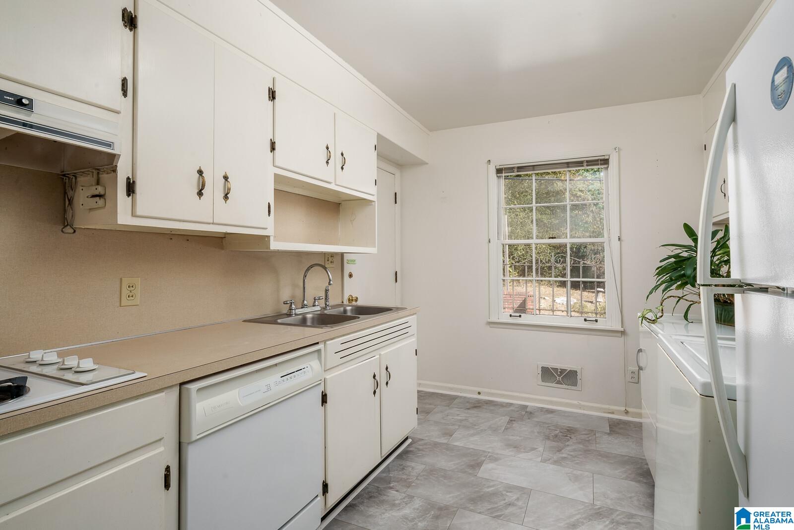 1916 Laurel Road, Unit 1916 Birmingham, AL 35216 - Photo 11 of 28