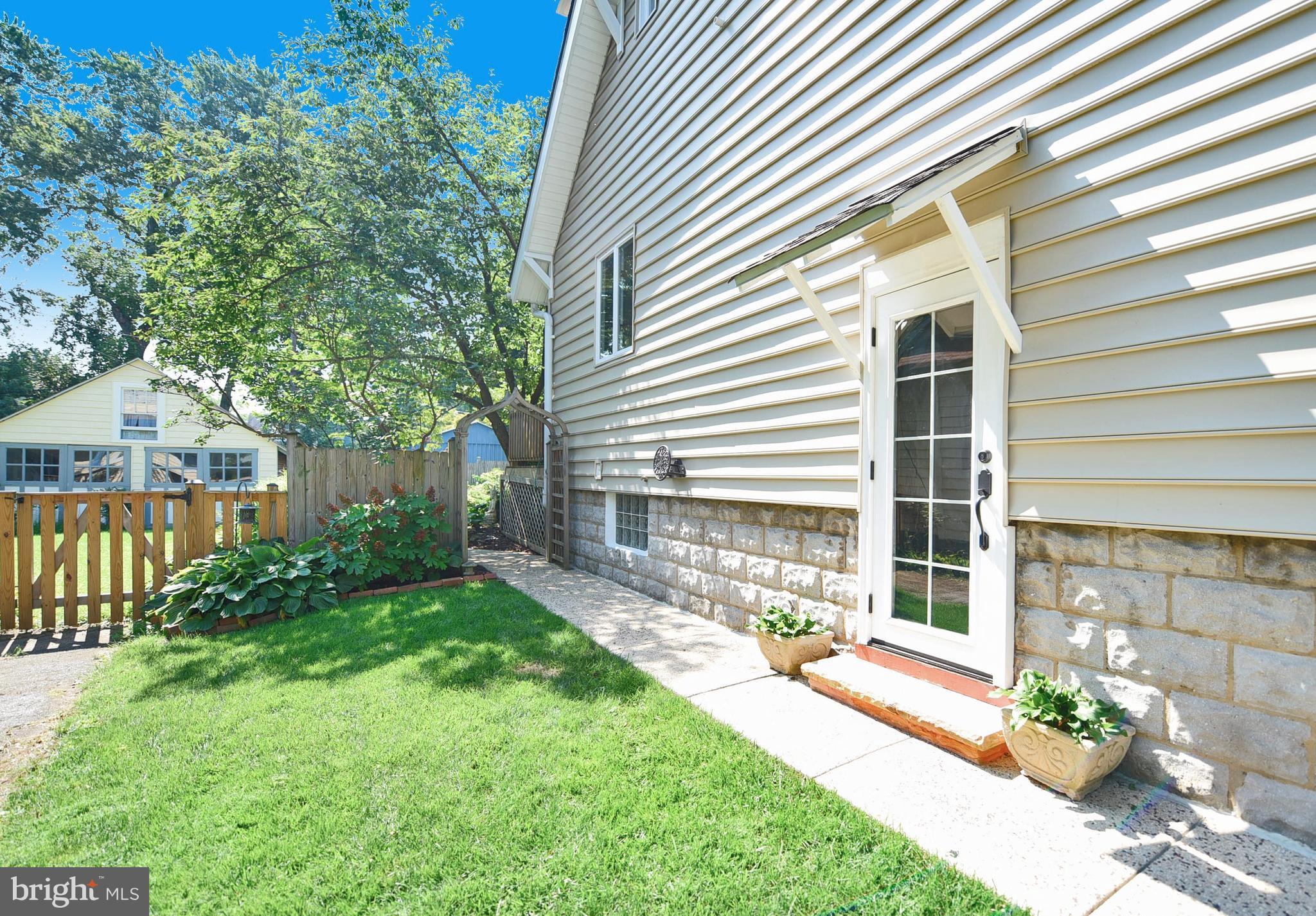 709 Hollen Road Baltimore, MD 21212 - Photo 25 of 30 Full View Door to Side Entrance and Arbor to Back