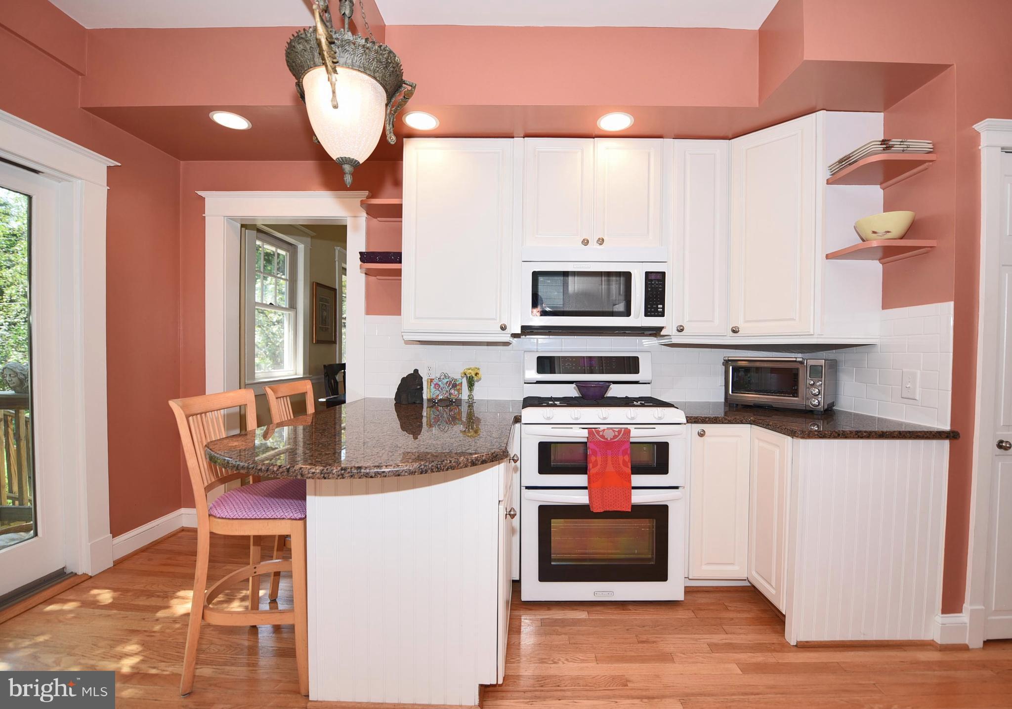 709 Hollen Road Baltimore, MD 21212 - Photo 6 of 30 5 Burner Stove and Double Oven