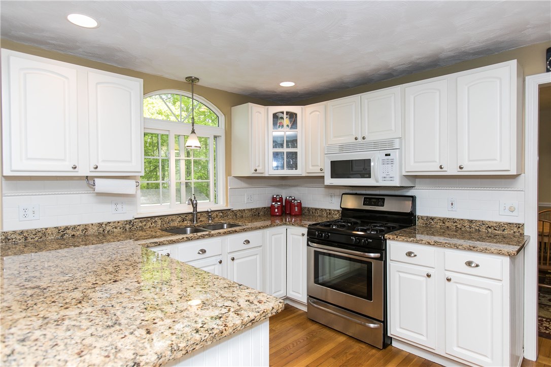 31 Whipple Road Lincoln, RI 02865 - Photo 11 of 40 Gallery Image 11