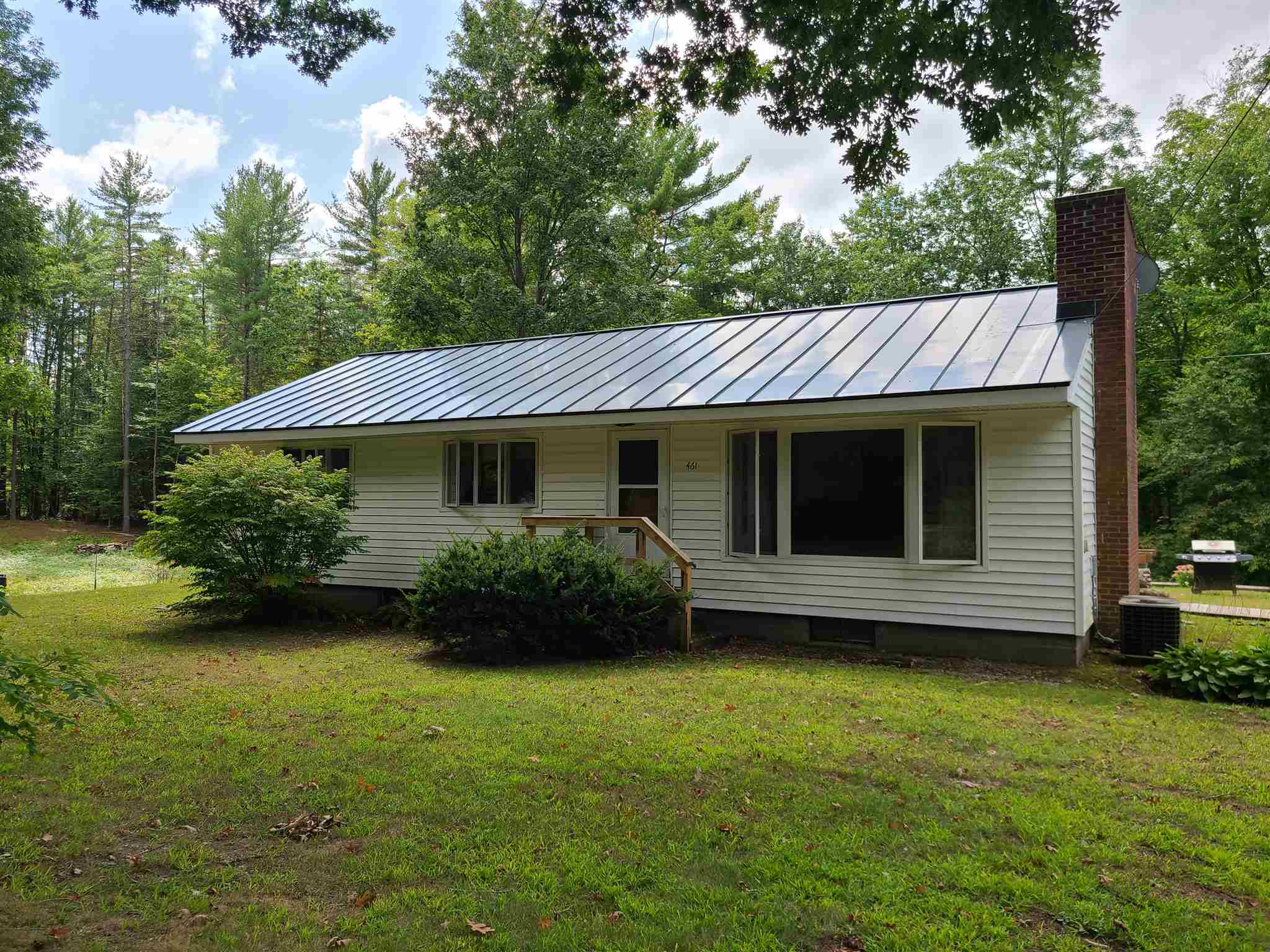 461 Plain Road Hinsdale, NH 03451 - Photo 1 of 24 Gallery Image 1