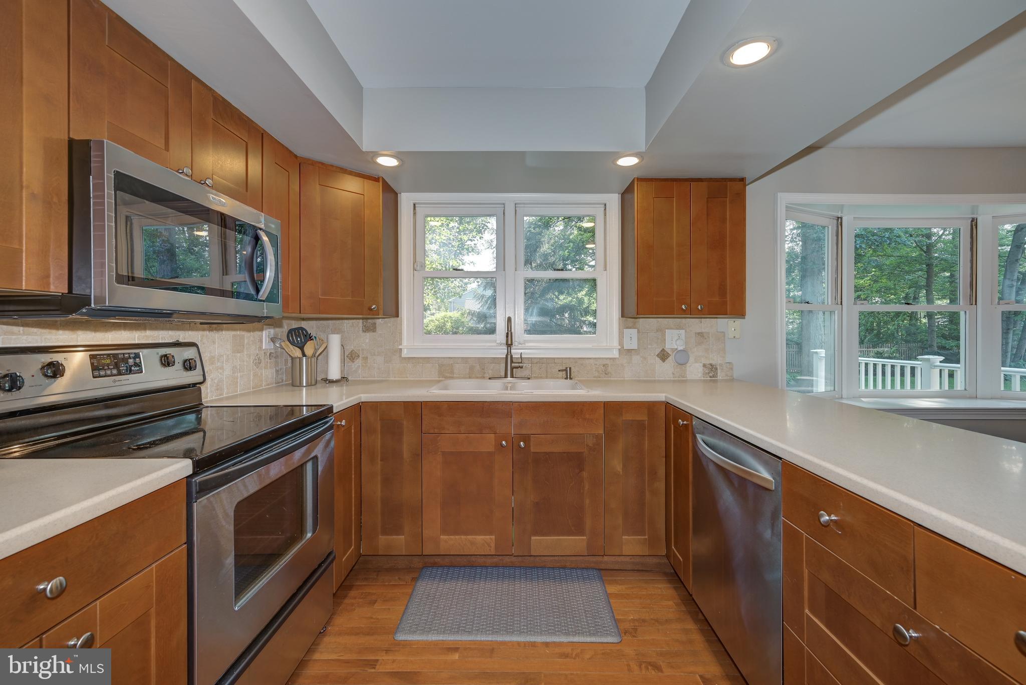 561 Nottingham Drive Yardley, PA 19067 - Photo 9 of 49 Gallery Image 9