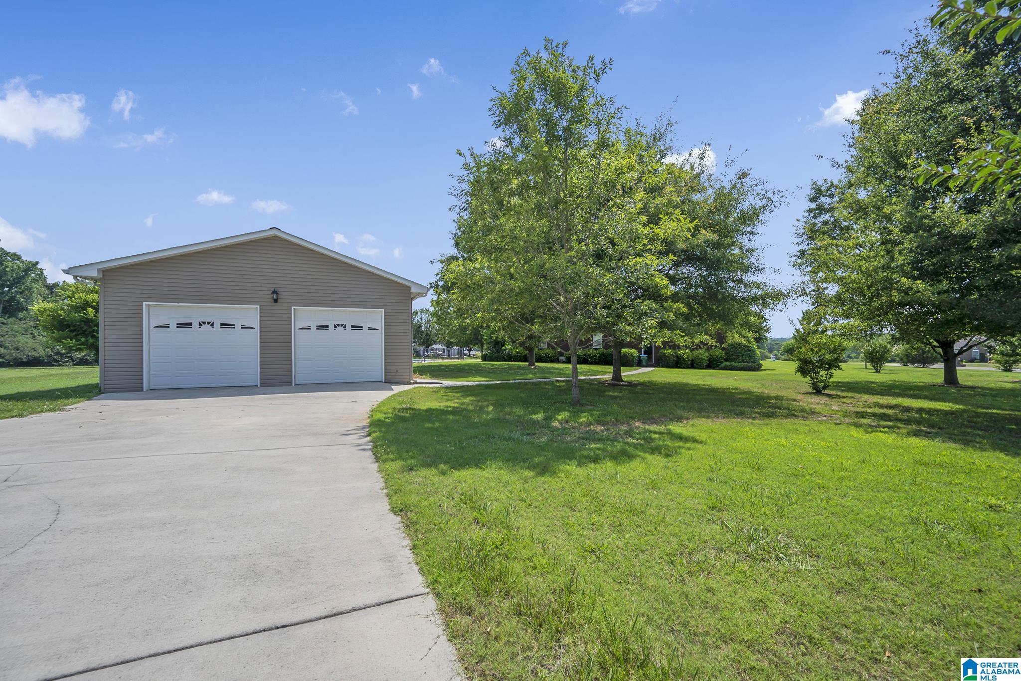 386 Payton Lane Locust Fork, AL 35097 - Photo 13 of 43