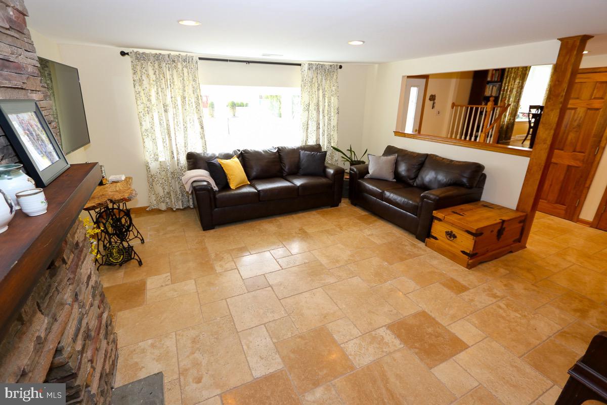 347 Keats Road Huntingdon Valley, PA 19006 - Photo 13 of 35 Gallery Image 13