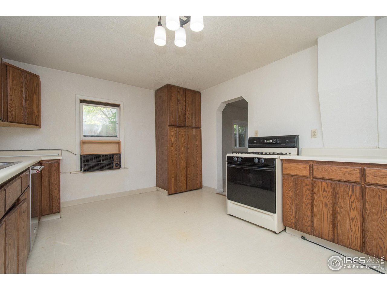 104 Oak Street Windsor, CO 80550 - Photo 15 of 31 Kirchen