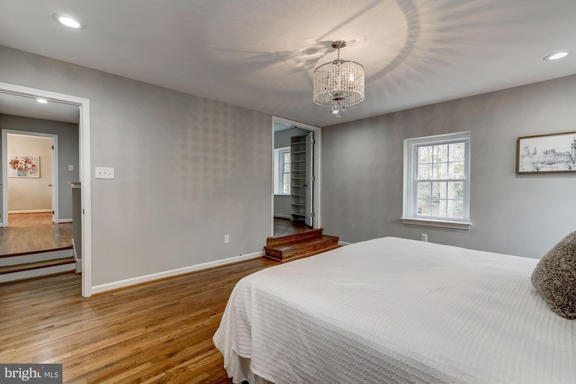 11908 Hunting Ridge Court Potomac, MD 20854 - Photo 17 of 36 Upper Level - Master Bedroom