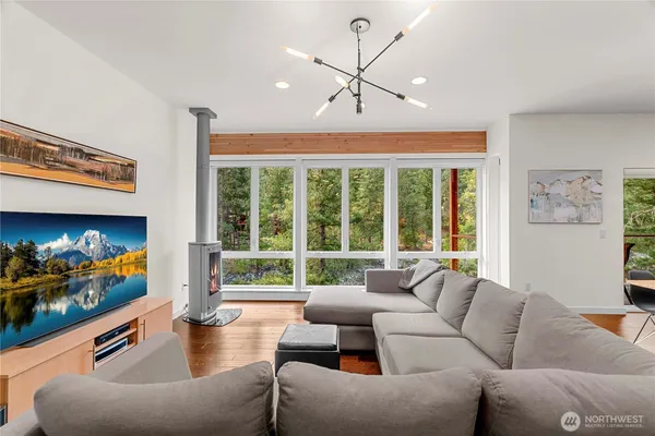 $1,399,000 | 8970 Icicle Road, Leavenworth, WA 98826