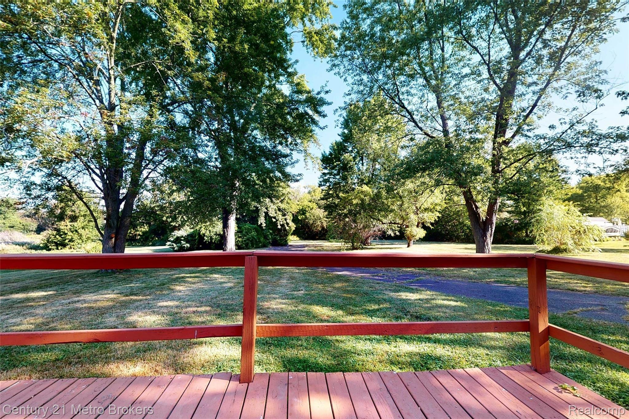 7475 East Atherton Road Davison, MI 48423 - Photo 32 of 50 7475-E-Atherton-Rd-30 Back Deck.jpg