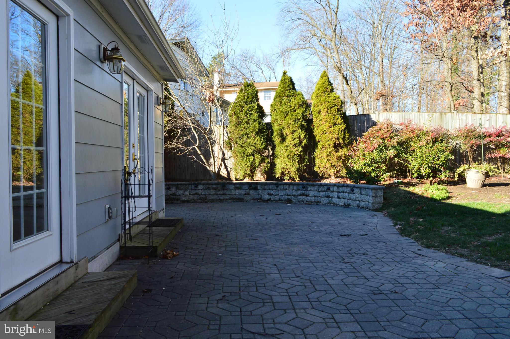Exterior (Rear)