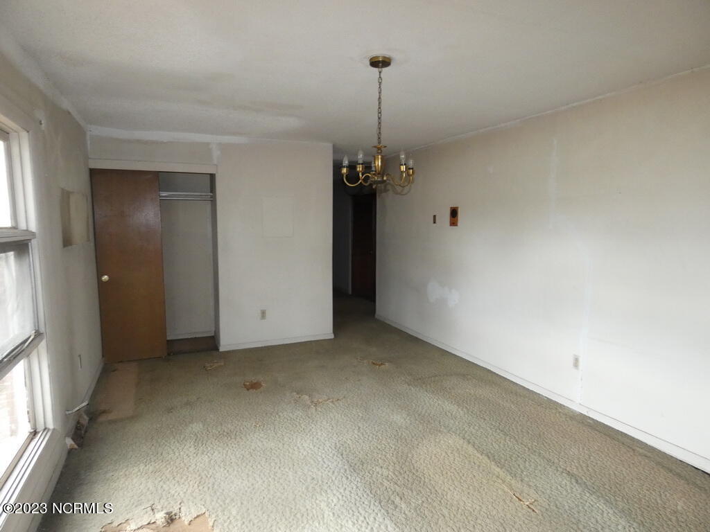 2006 Tower Hill Road Kinston, NC 28501 - Photo 6 of 26 14 LIVING