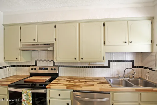 $132,000 | 913 Glastonbury Circle, Unit B, Ridgeland, MS 39157