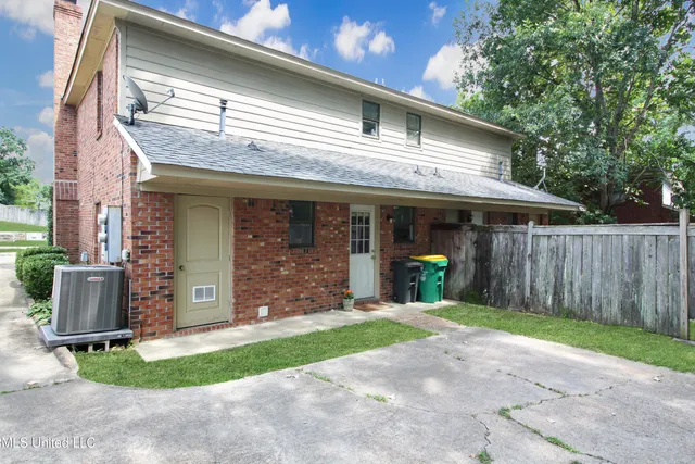 $132,000 | 913 Glastonbury Circle, Unit B, Ridgeland, MS 39157