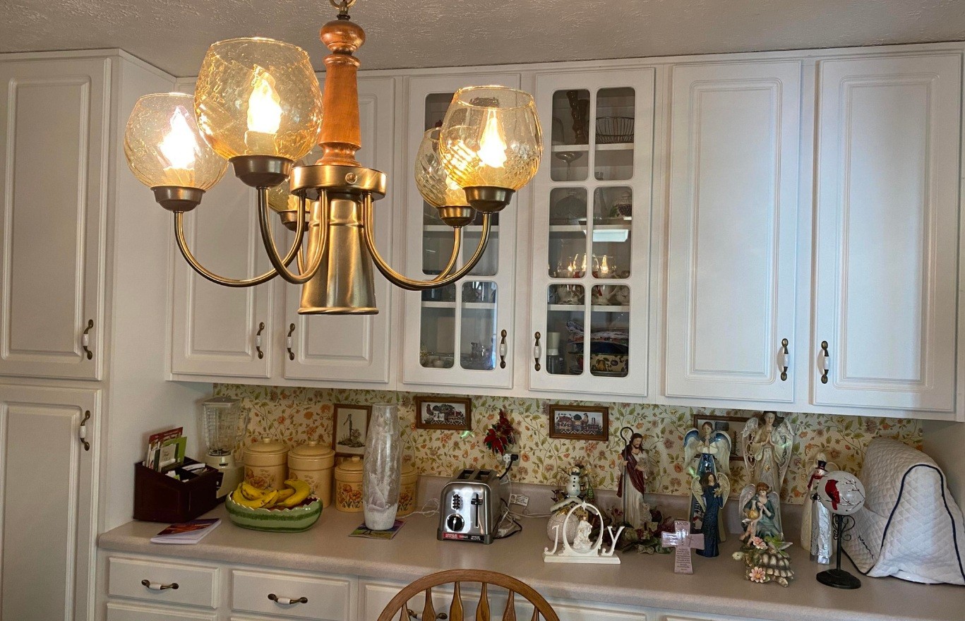 929 Nantucket Avenue Mount Carmel, TN 37645 - Photo 5 of 15 a bathroom with a sink and a mirror