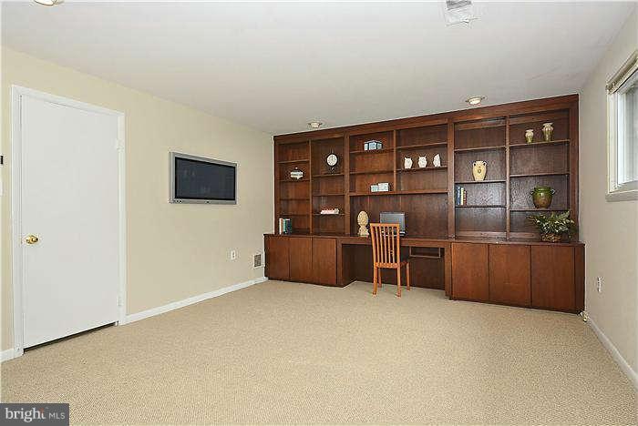 305 Irwin Street Silver Spring, MD 20901 - Photo 17 of 23 a view of a livingroom with furniture