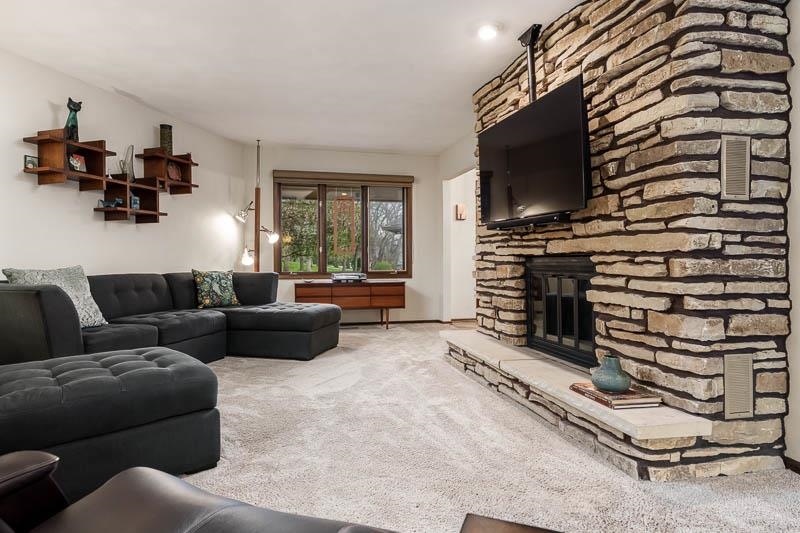 7834 North Gate Road Roscoe, IL 61073 - Photo 3 of 49