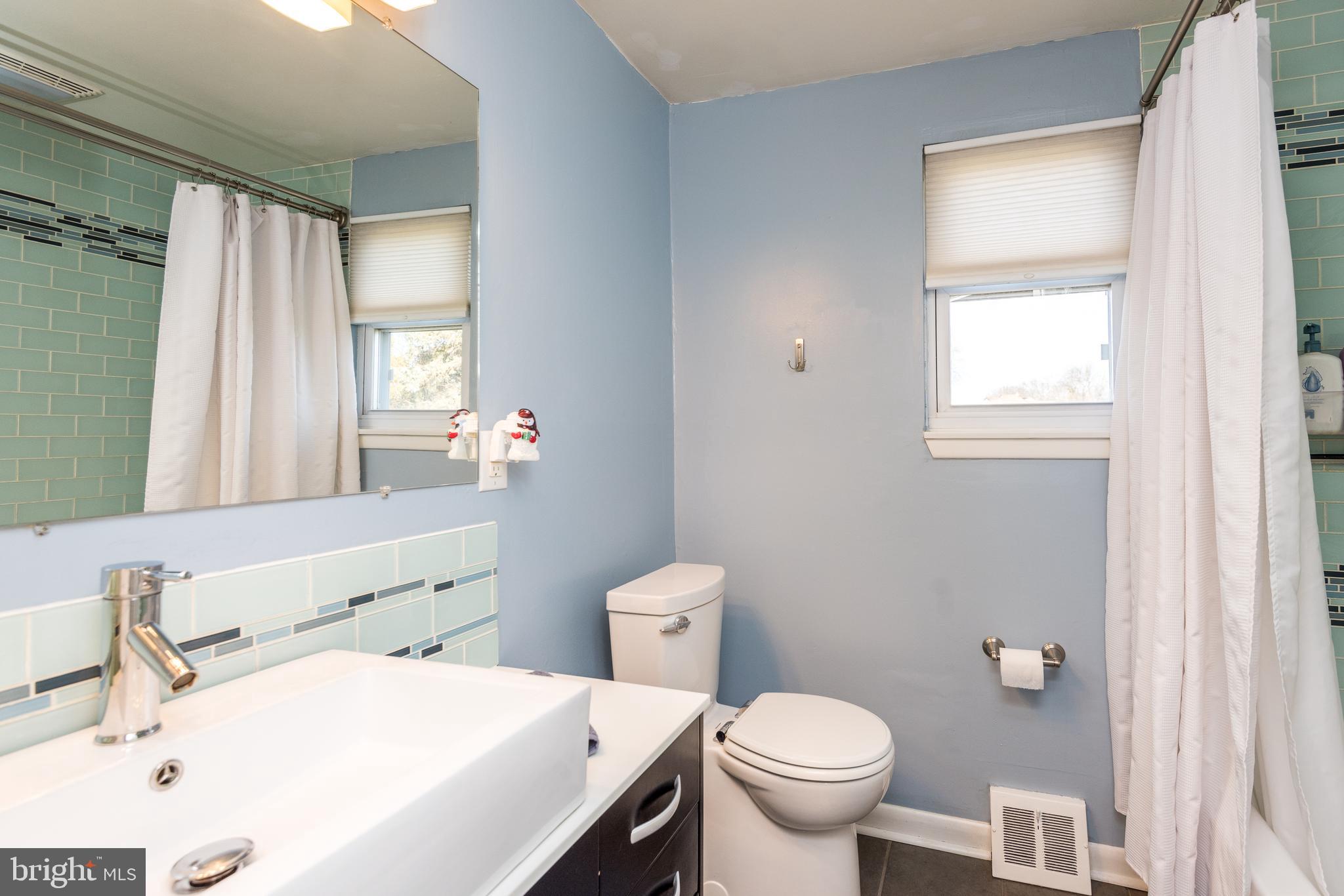 538 Concord Road Warminster, PA 18974 - Photo 22 of 44 Main Bathroom