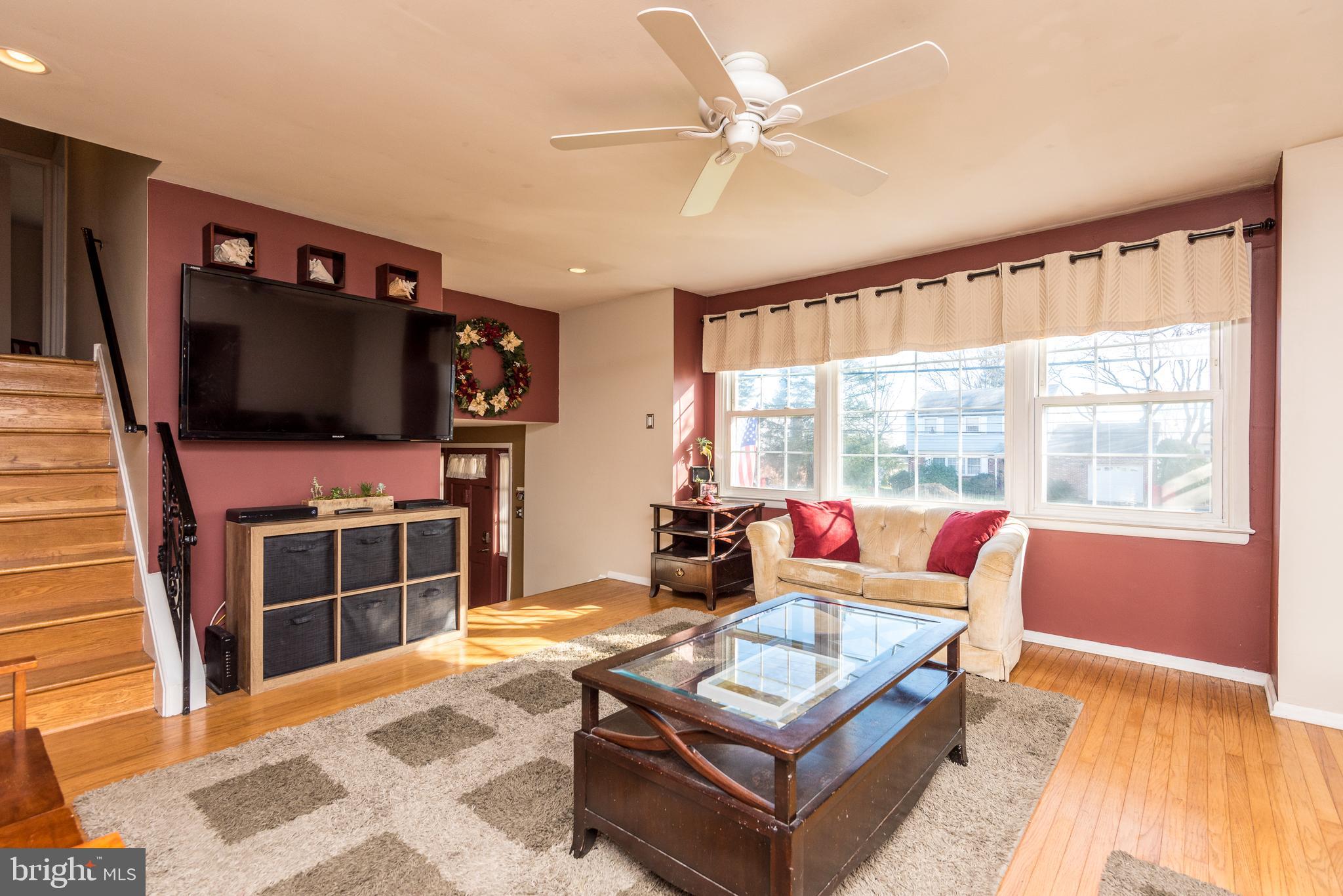 538 Concord Road Warminster, PA 18974 - Photo 7 of 44 Living Room