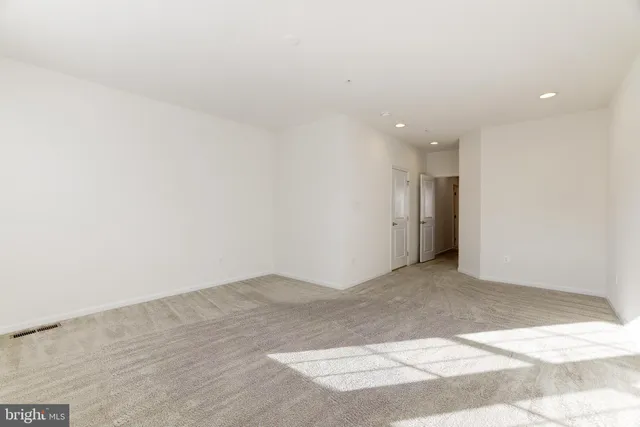 $2,950 | 13660 Endeavour Drive, Unit 20C, Herndon, VA 20171